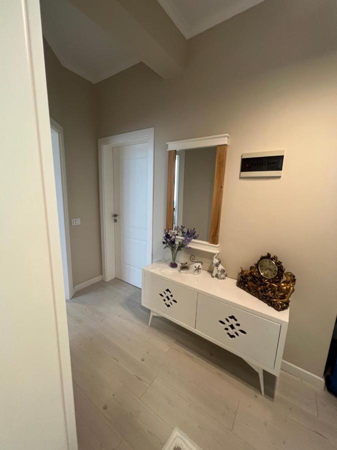 Grand New Bazaar Apartment Tirana Buitenkant foto