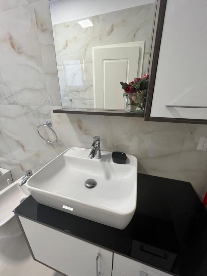 Grand New Bazaar Apartment Tirana Buitenkant foto