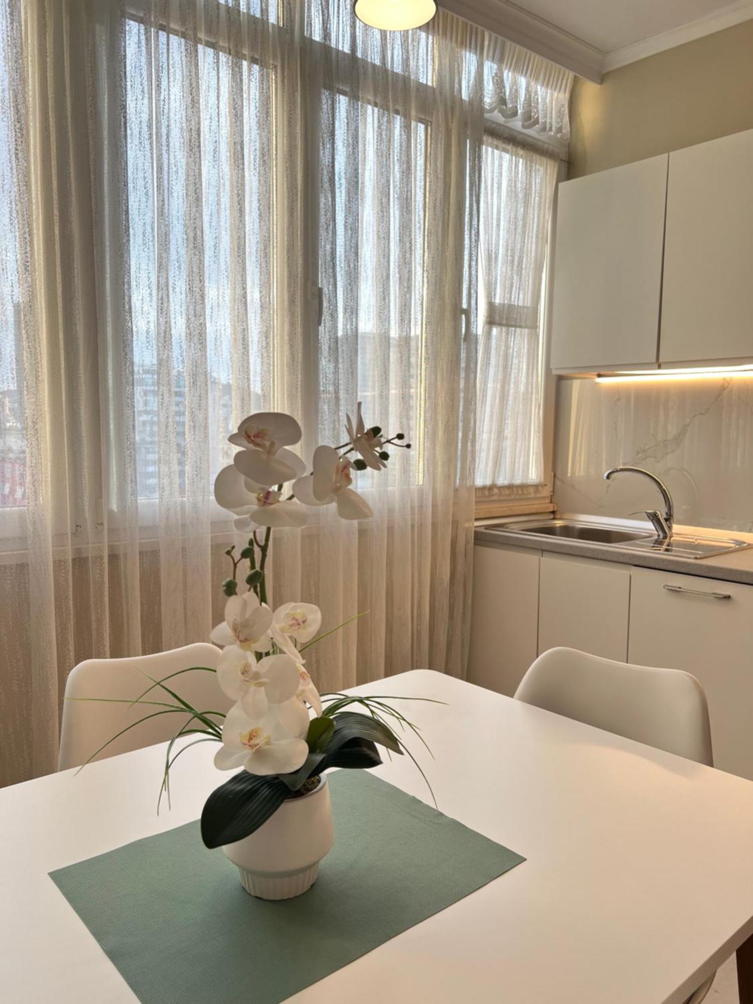 Grand New Bazaar Apartment Tirana Buitenkant foto